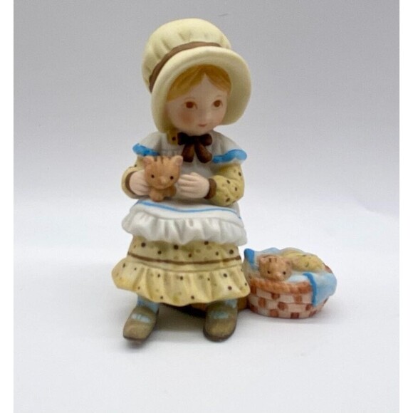 Vintage Holly Hobbie Figurines, Lot Of 3 Figurines. - Picture 14 of 16